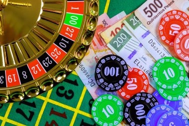 linklist alexistogel app showing live blackjack table with multilingual dealer